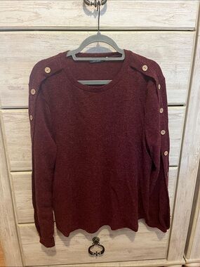 Women's Button-Shoulder Crewneck Sweater — Burgundy